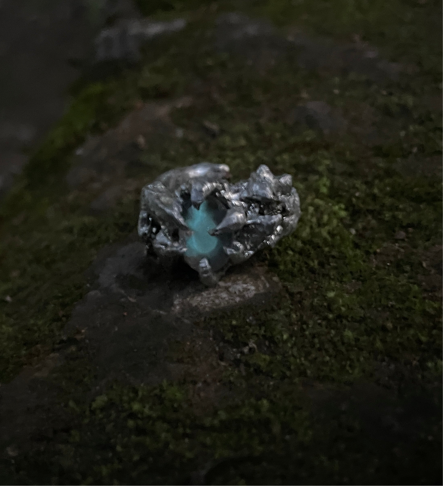 Lace Fang Ring