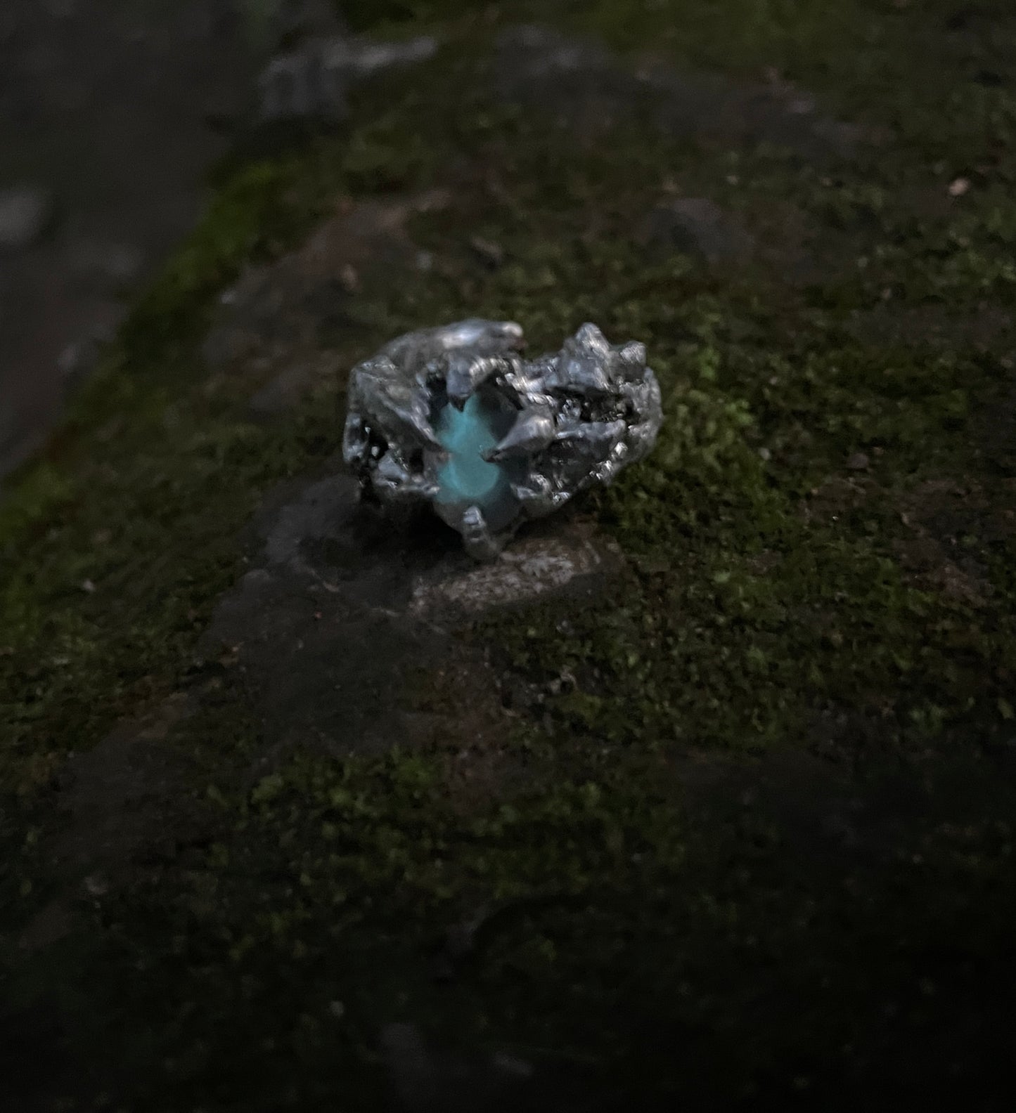 Lace Fang Ring