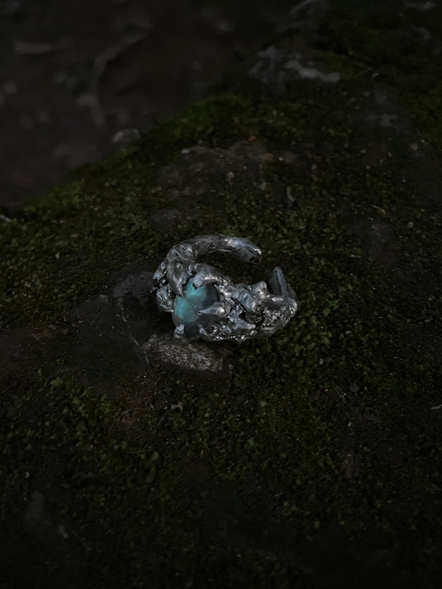 Lace Fang Ring