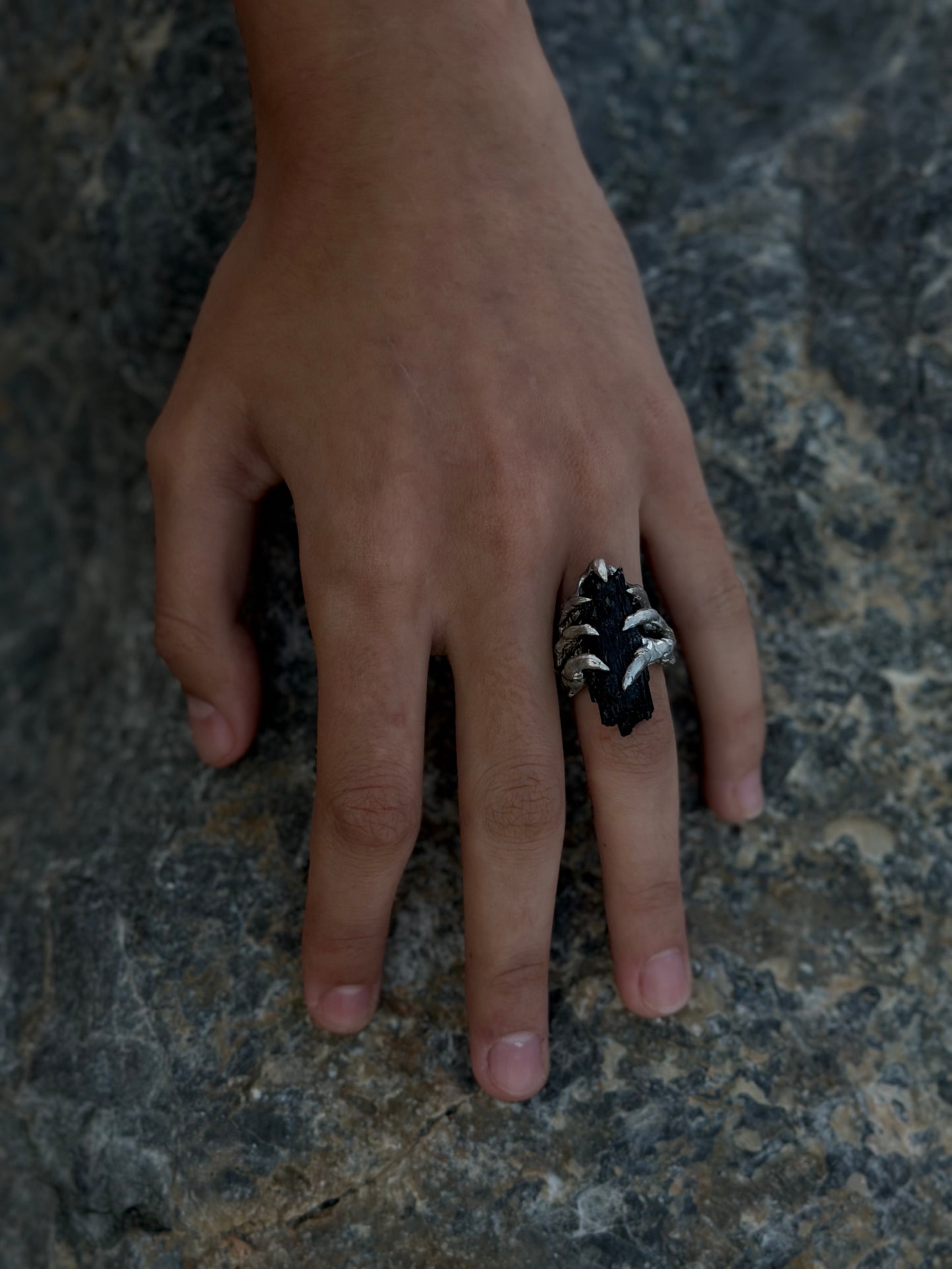 Black Current Ring